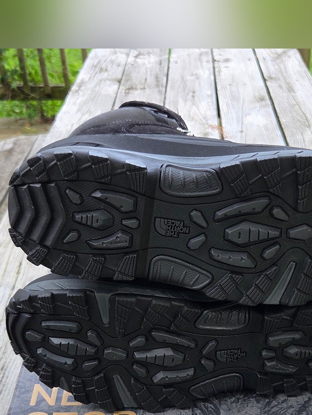 The North Face Chilkat II Boots Men's 10.5 Black Gray Waterproof 200g NIB - Picture 3 of 6